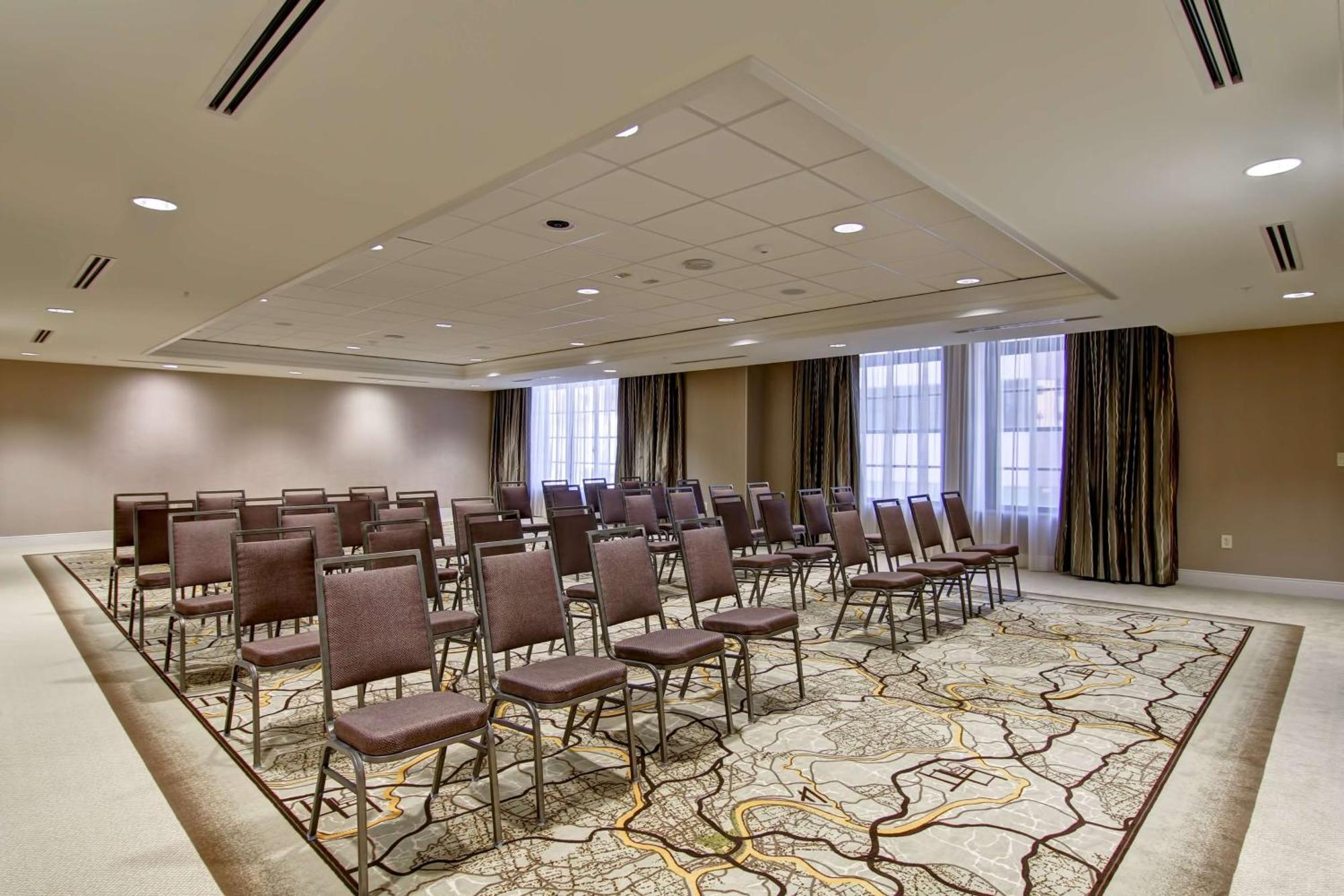 Hampton Inn And Suites Cincinnati - Downtown Buitenkant foto