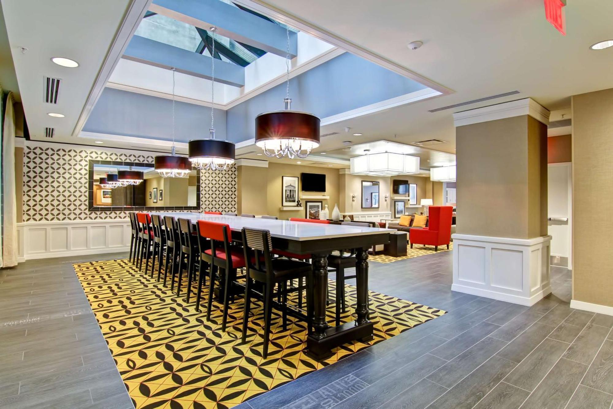 Hampton Inn And Suites Cincinnati - Downtown Buitenkant foto